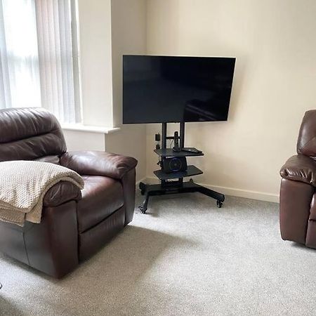 4-Room Detached Furnished Home With Parking Лестер Экстерьер фото